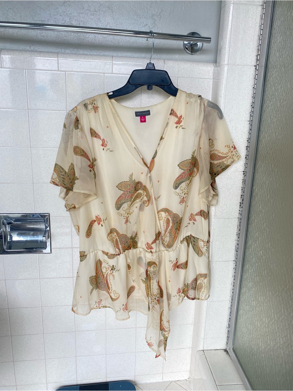 Vince Camuto delicate blouse XL